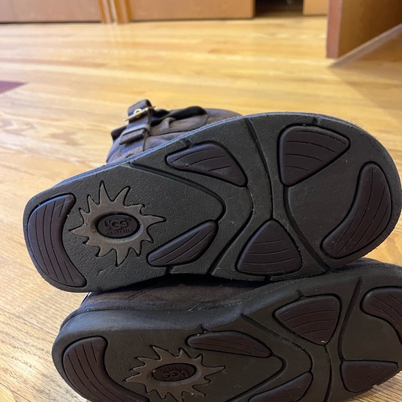 Knee high UGGs size 7 - Picture 4 of 5